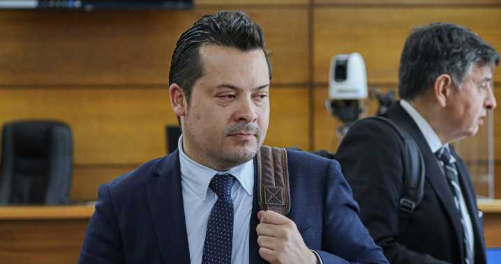 Alcalde Chamorro en silencio por nueva formalización: ex jefe jurídico acusó "invento" de Fiscalía