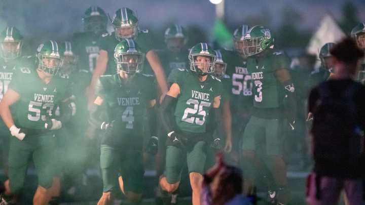 Who leads The Herald-Tribune Top 10 Football Power Rankings after Week 8?