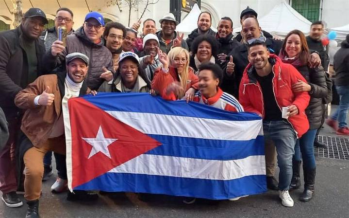 Residentes cubanos en Argentina agradecen apoyo en ONU vs el bloqueo (+Foto)