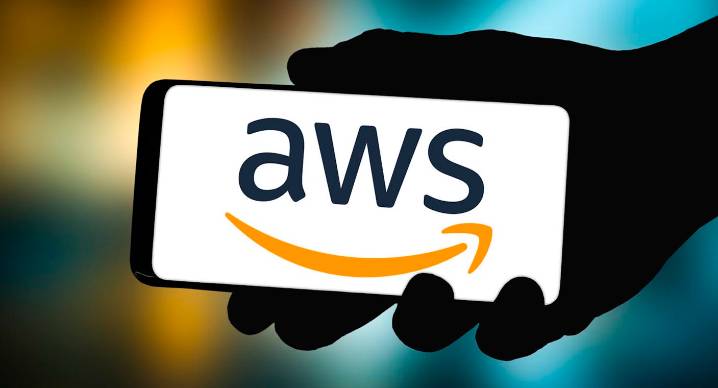 Sufre caída Amazon Web Services, la mayor red de servidores en la nube del mundo: afecta a Netflix, Outlook, Fortnite y más