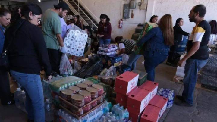 ¿Tienes agua, comida o artículos de higiene? Así puedes ayudar a los damnificados por las recientes tormentas en México