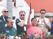 CM Rekha Gupta flags off Delhi Half Marathon 2025