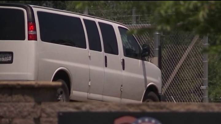 Detenidos en centro de ICE en Farmville denuncian presuntos gusanos en la comida