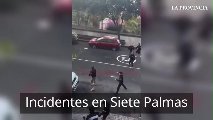 Batalla entre ultras de Las Palmas Atlético y el Alcalá