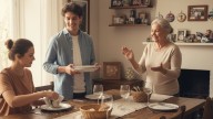 ¿Qué significa limpiar la mesa después de comer en casa de ajena, según la psicología?