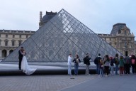 Suspects arrested in connection with Louvre jewel heist