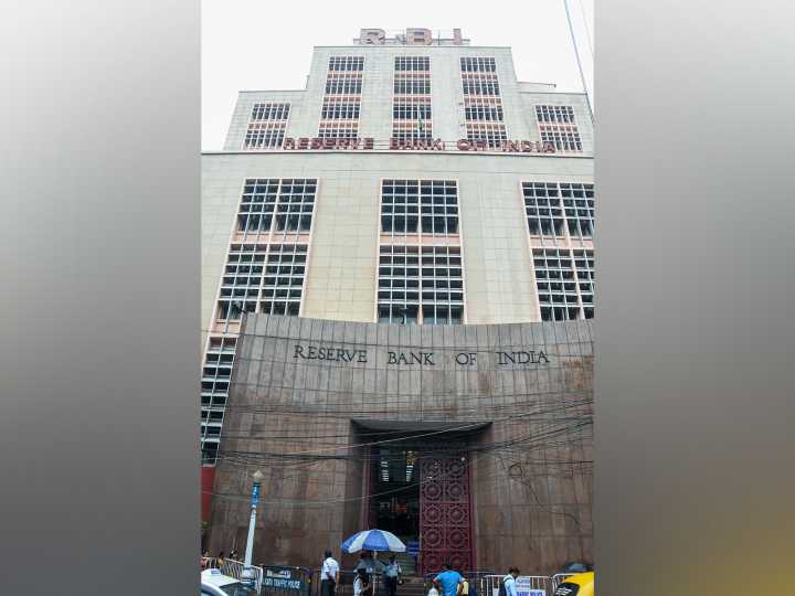 Industry welcomes RBI’s decision to keep repo rate unchanged