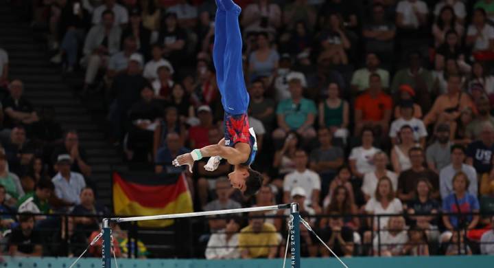 Ángel Barajas quedó a un paso del podio tras la final de Barras Paralelas en el Mundial de Gimnasia de Indonesia