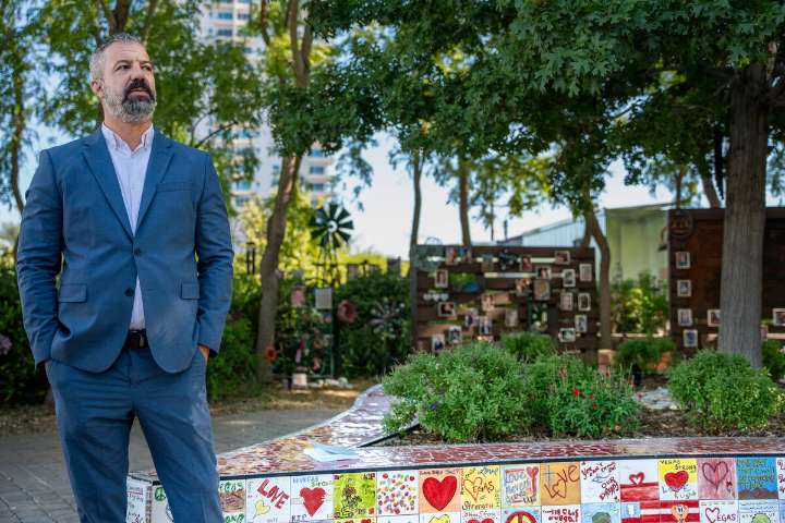 Las Vegas shooting: Former Metro officer recounts Oct. 1 in new book