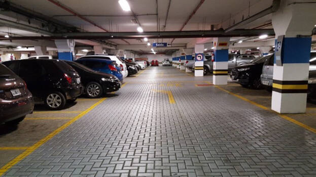 Can parking fees be charged at Lulu Mall? High Court issues crucial order