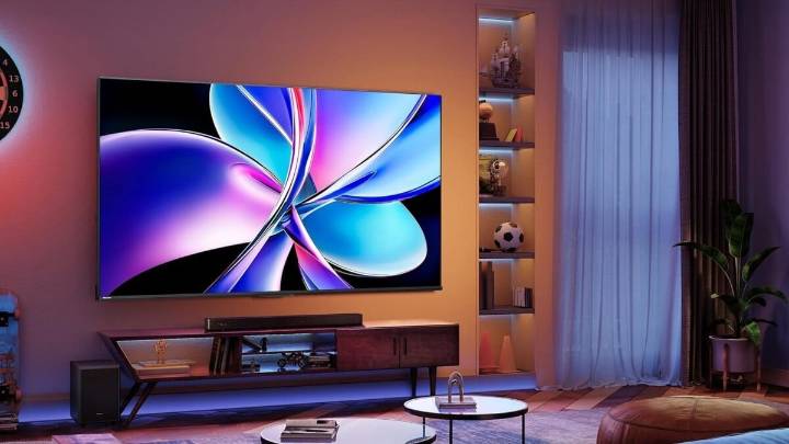 Best TV deal: Save 32% on the 85-inch Hisense Class QD7 TV