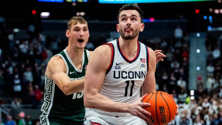 UConn defeats Michigan State in exhibition game