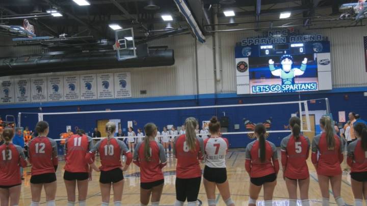 Duluth East Volleyball Captures 10th Win of Season at Superior