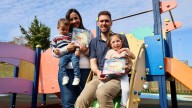 Inma brilla con luz propia: la historia de la pequeña con una enfermedad ultrarrara que se ha convertido en la heroína de un cuento