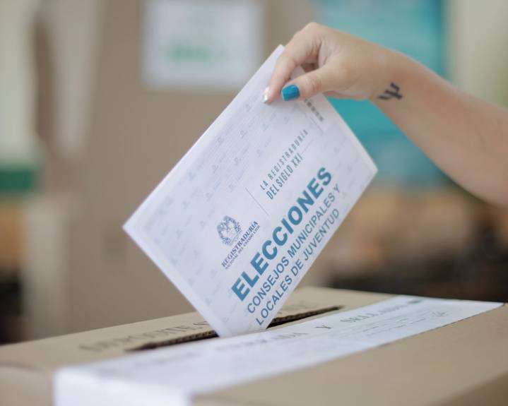 Partidos tradicionales lideran las elecciones de los Consejos de Juventud 2025 y la izquierda se debilita