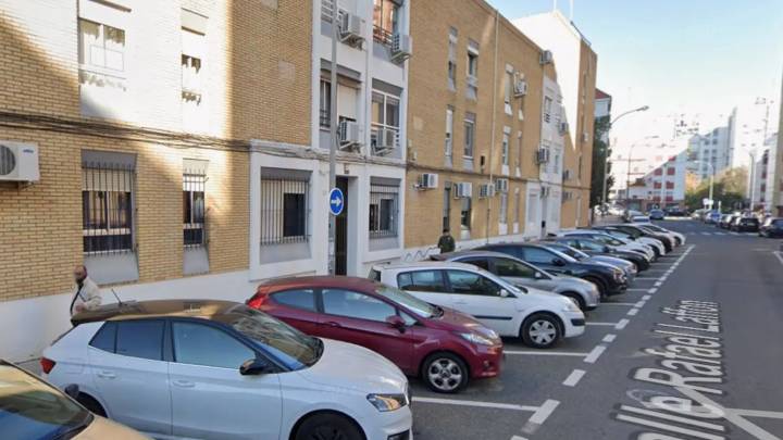 Investigan si la menor que murió tras caer desde un balcón en Sevilla era víctima de acoso escolar