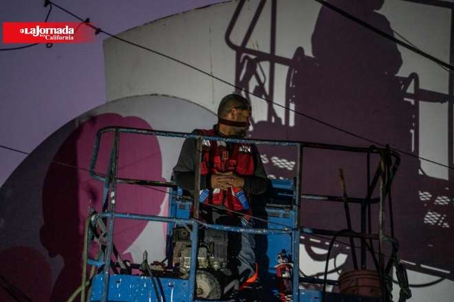 Trabajador queda atrapado en canasta eléctrica dentro de gasolinera en Tijuana