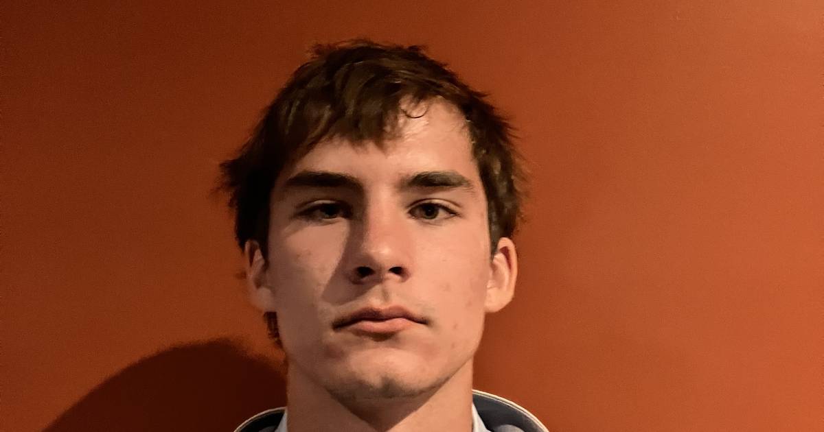 Suburban Life boys soccer notebook: Fenwick, behind strong defense and stellar goalkeeping, in turnaround year