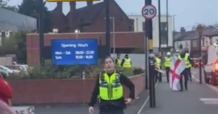 Police deny 'escorting' flags gang putting up St George's Cross in Stirchley amid angry divide