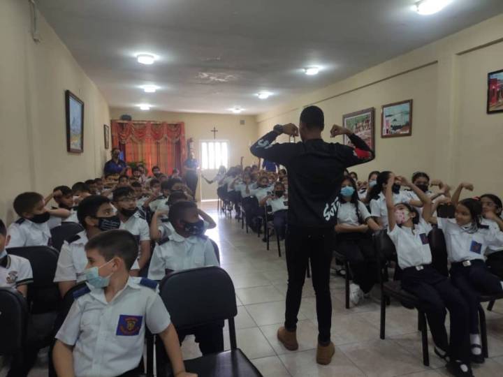 Ministerio de Educación instala comisión para evaluar si las tareas deben...