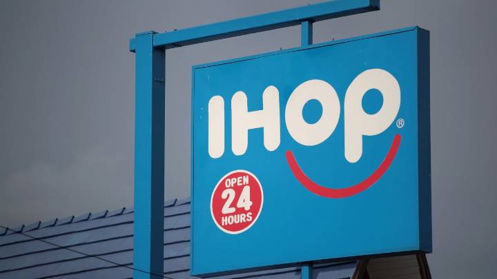 Man dead after Center City IHOP security guard shooting incident: police