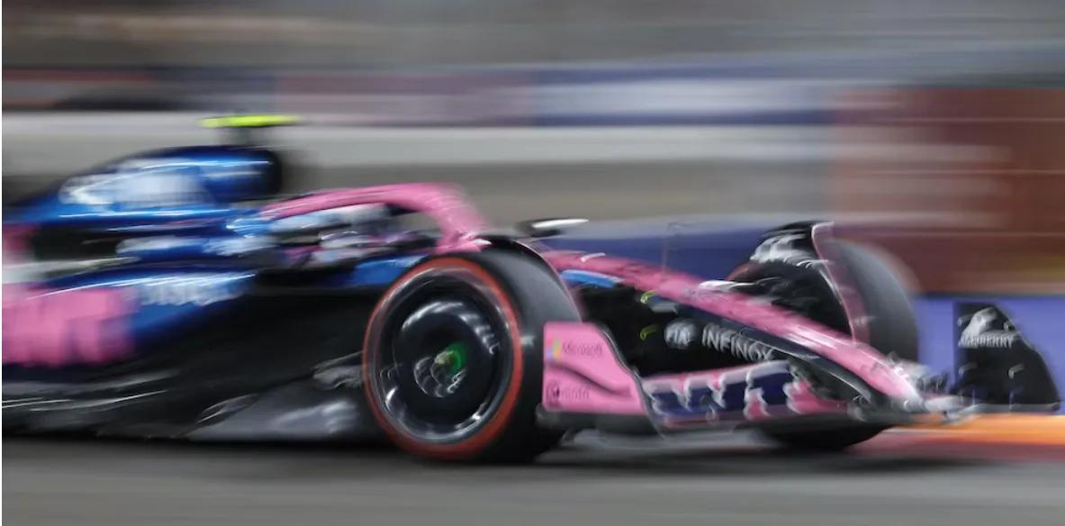 Se corre el Gran Premio de Singapur de la Fórmula 1: Russell lidera y Colapinto marcha 12°