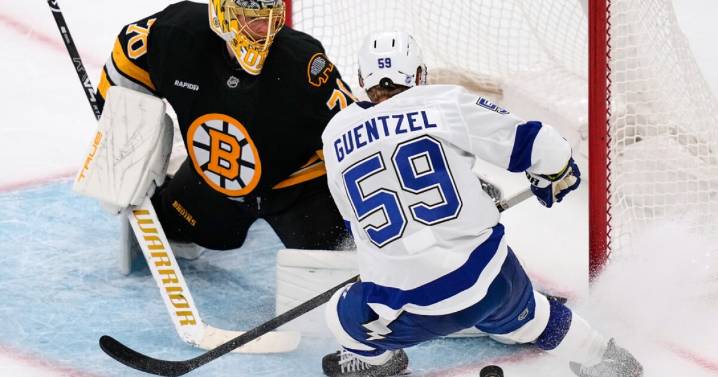 Pontus Holmberg scores one and Anthony Cirelli puts in two more as Lightning beat Bruins 4