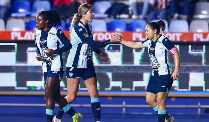 Charlyn Corral se vistió de héroe y le da la victoria a Pachuca en contra de Chivas