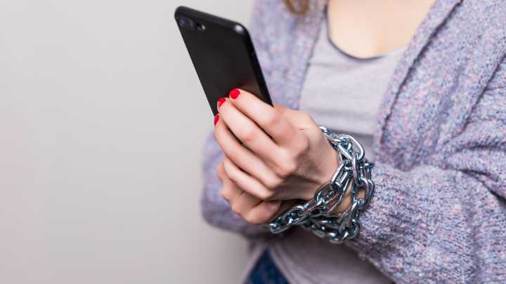 La trampa en línea: redes sociales y trata de personas