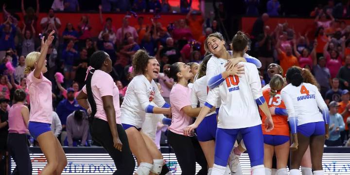 Florida Volleyball defeats No. 25 Missouri