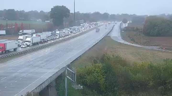 Crash involving semi backs up traffic on I-65 South near Sellersburg