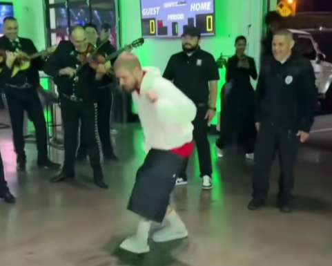 Justin Bieber se hace viral al cantar ranchero y bailar con mariachi
