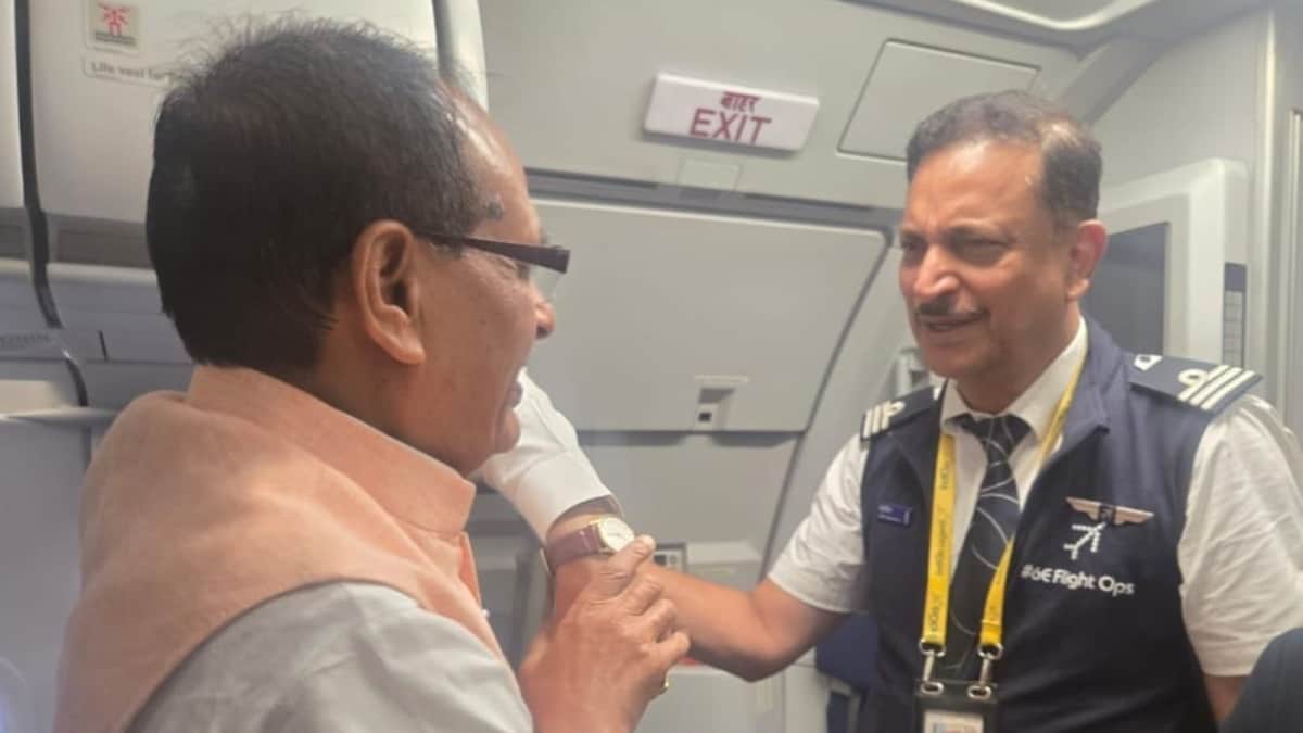 This BJP MP Co-Pilots Patna-Delhi Flight. Shivraj Chouhan Says ‘Dil Jeet Liya’