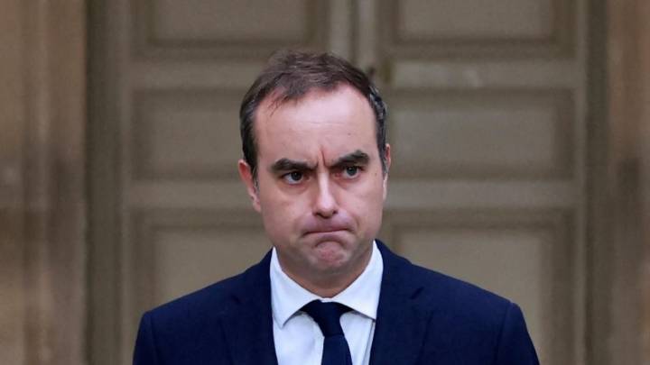 Presidente de Francia vuelve a designar a Sébastien Lecornu como primer ministro