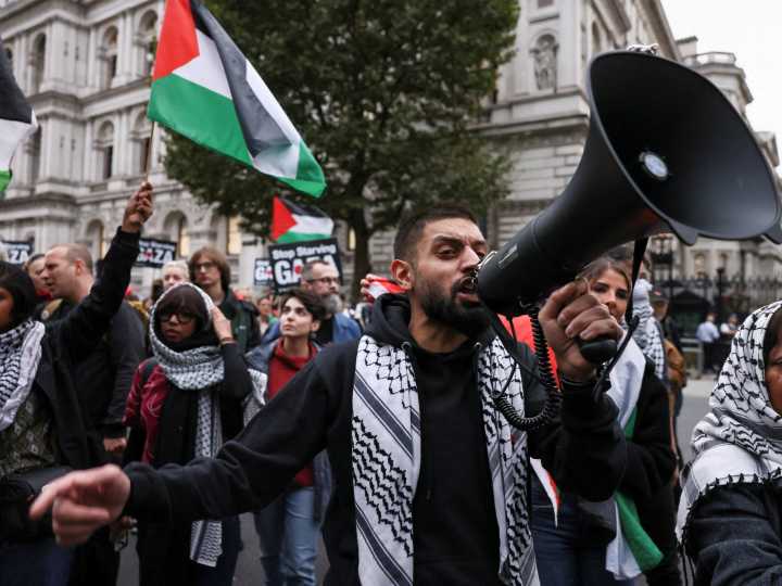 UK police want to stop Palestine protest after deadly synagogue attack