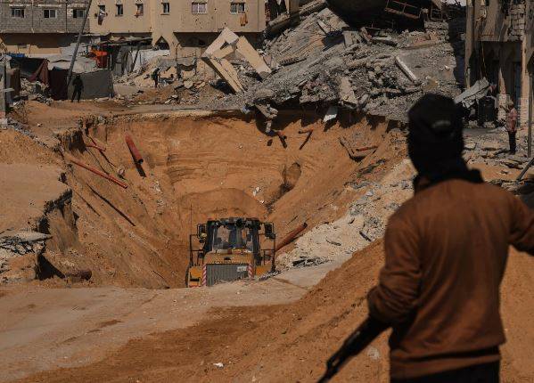 Israel strikes southern Gaza, ceasefire under strain