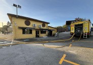 Susto en Bobes por un incendio en el Llagar El Quesu