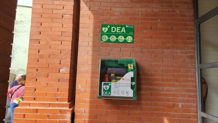 Graus cuenta con cuatro nuevos desfibriladores instalados en vías públicas