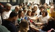 Los activistas de la flotilla denuncian torturas y exigen el regreso de una compañera