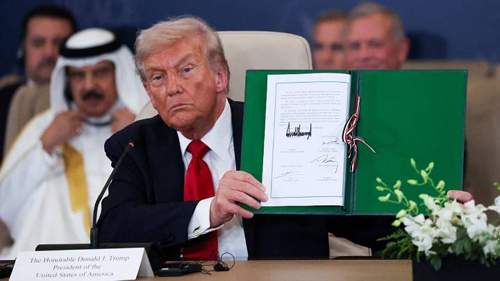 Trump's approval rating shifts after Gaza ceasefire deal, poll finds
