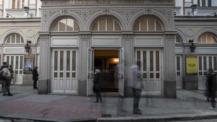 Un teatro marcado por la muerte del Rey