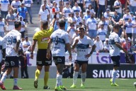 Mira la fuerte patada que provocó la expulsión de Medel en el clásico universitario
