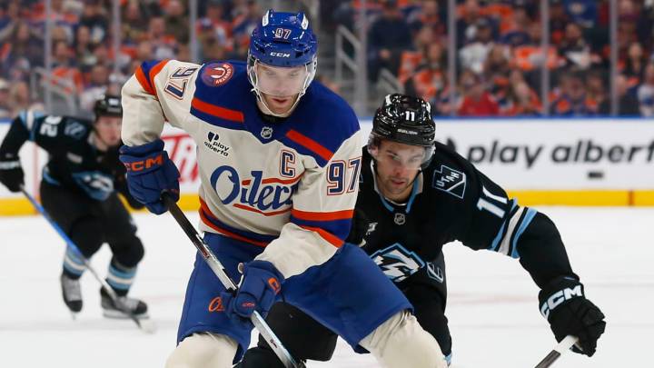 McDavid scores twice, Oilers end Mammoth's winning streak at 7