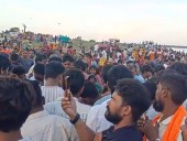 Tractor-trolley capsizes into pond in Khandwa, 11 dies:Bodies recovered, 20-25 aboard; accident during Durga idol immersion; rescue operations underway