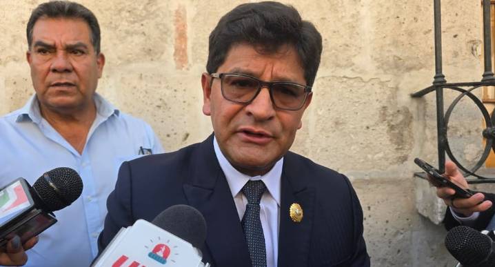 Gobernador no cree que José Jerí llegue a Arequipa y califica de revoltosos a manifestantes