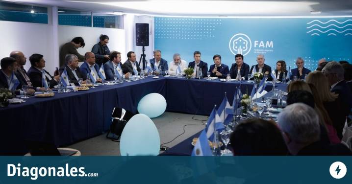 Kicillof entre la campaña, el laberinto de la Legislatura y una reunión hermética con CFK