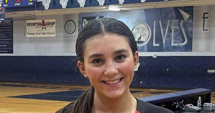 Tehya Knapp, Yorkville follow familiar theme, rally past Oswego East in third set in regional semifinal