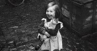 29 Of The Most Interesting Images Picked By “The Decisive Moments Magazine” (New Pics)