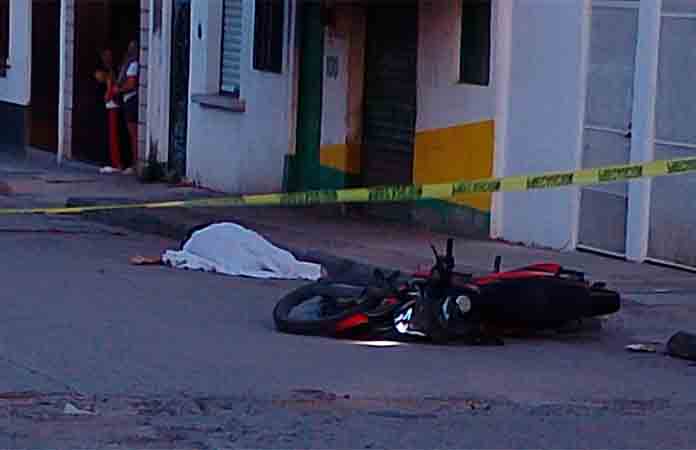 A balazos, matan a un hombre en la Col. Satélite