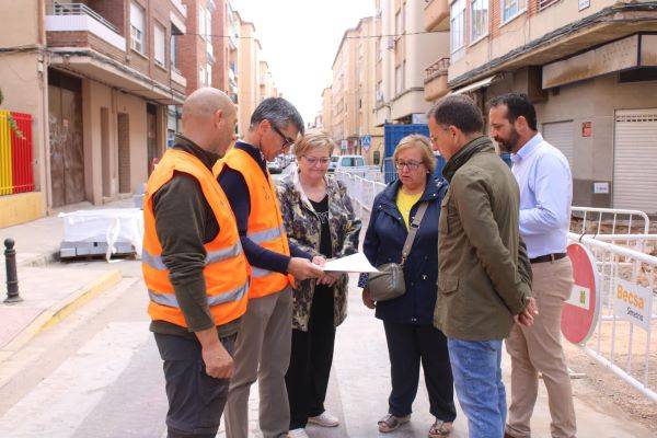 Manuel Serrano subraya el impacto positivo del Plan de Reposición de Vías Públicas en la vida de los vecinos, con más de 20.000 metros cuadrados de calles arregladas hasta la fecha El alcalde asegura 